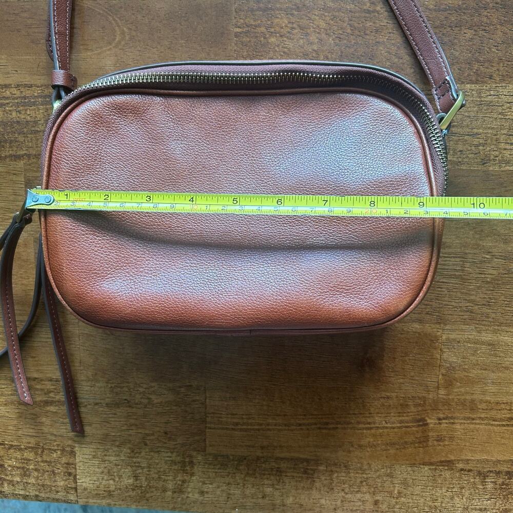 Vintage-Inspired Boho Minimalist Fossil Leather Crossbody - Picture 7 of 16